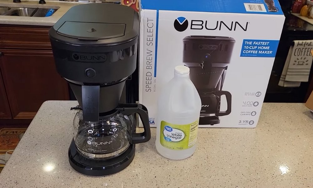 How To Clean A Bunn Coffee Maker With Vinegar - Homely Halo