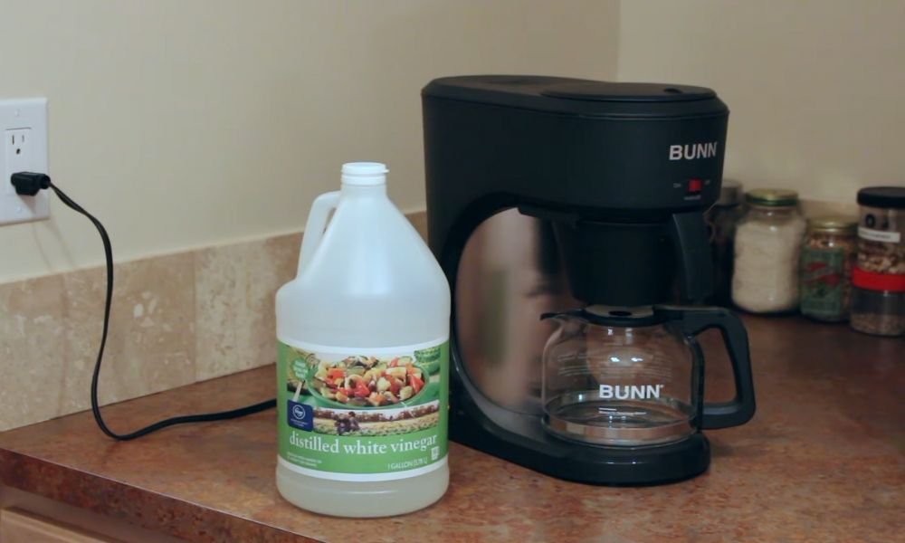 How To Clean A Bunn Commercial Coffee Maker With Vinegar - Homely Halo